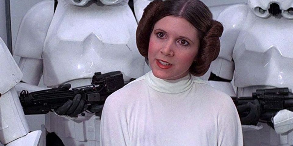 Prinsesse Leia i A New Hope, akkompagnert av en gruppe Stormtroopers