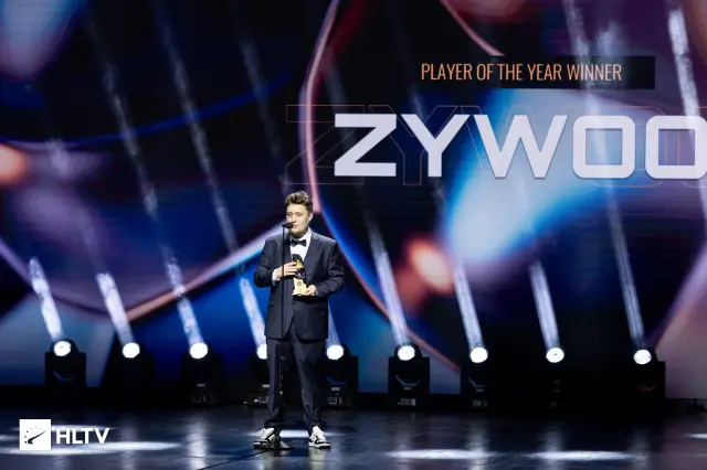 Zywoo under sin aksepttale ved HTLV-prisene i 2023.